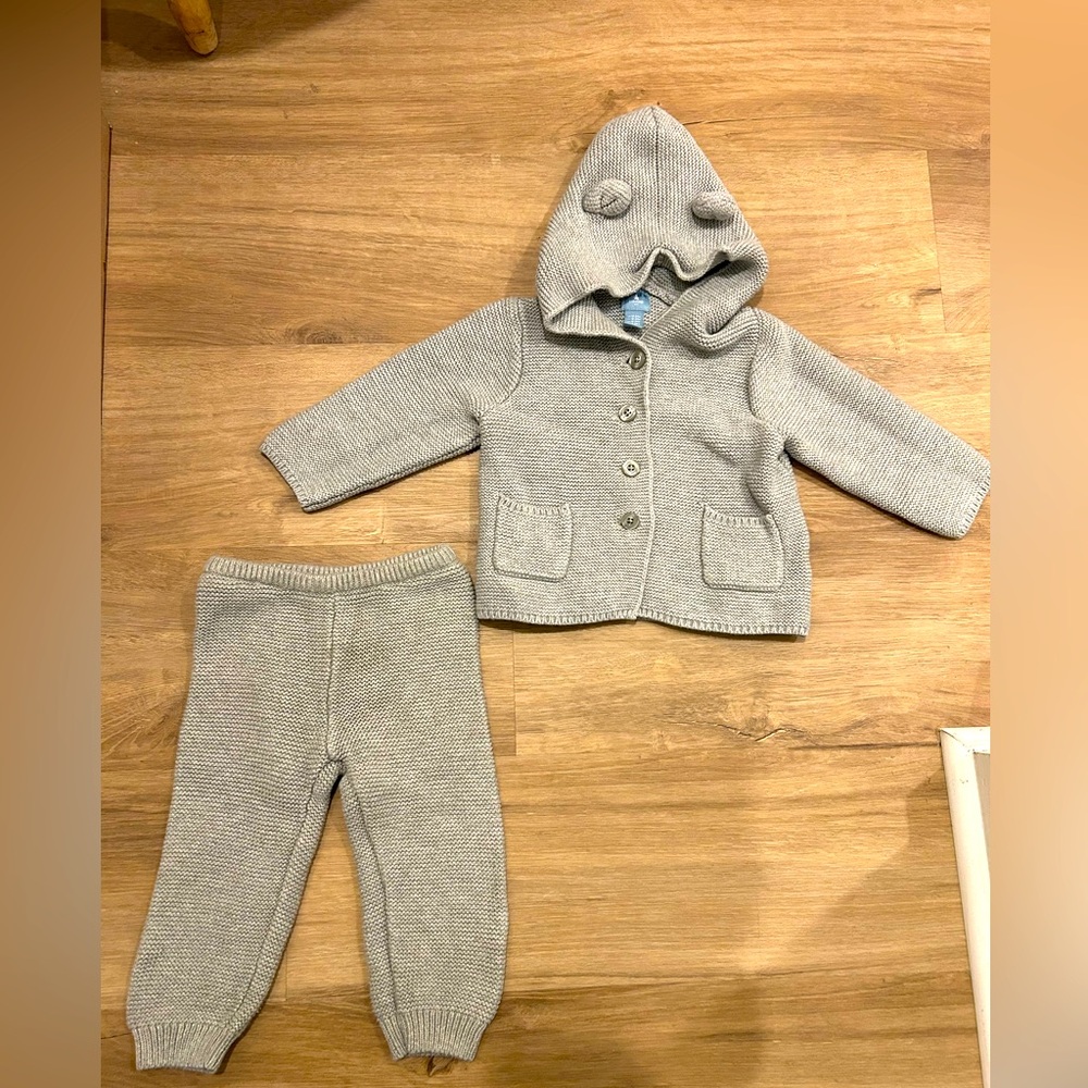Gap knit set cute with bear ears!!